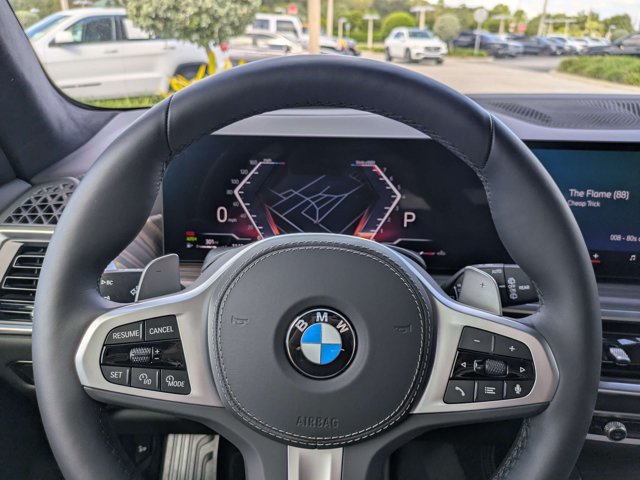 Used 2026 BMW X7 xDrive40i w/ M Sport Package AWD/4WD image 25