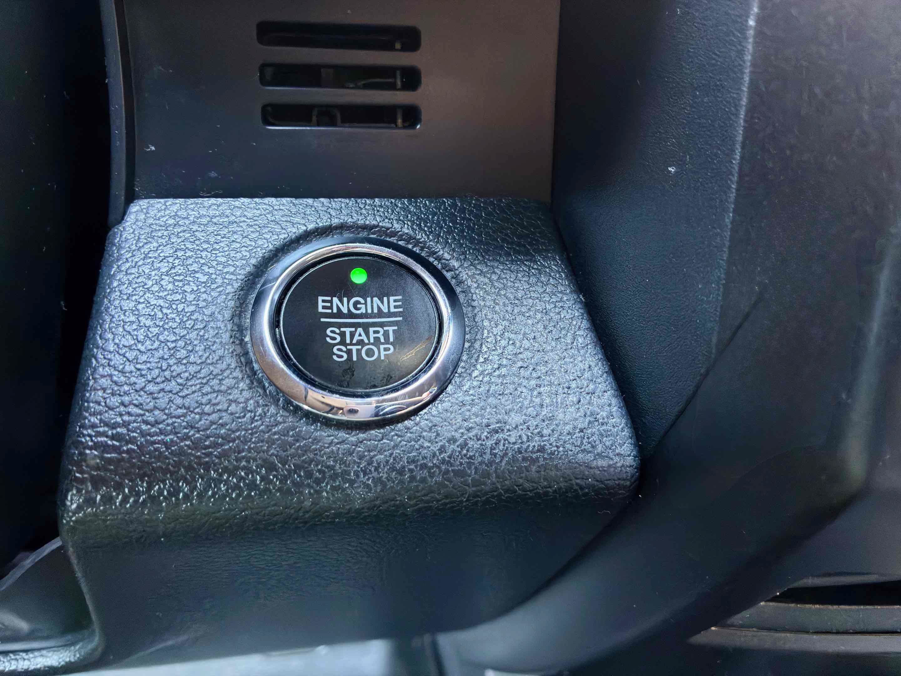 Used 2019 Ford Expedition Limited w/ Equipment Group 301A AWD/4WD image 29