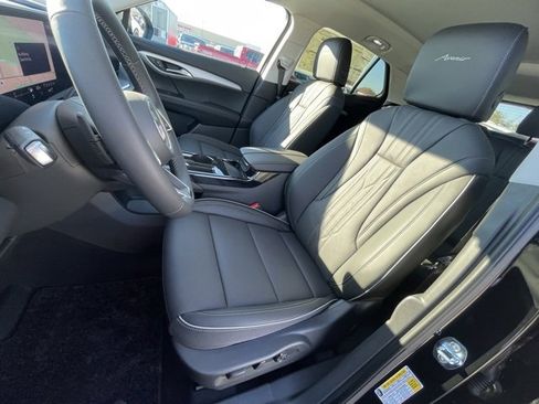 New 2025 Buick Envision Avenir image 21