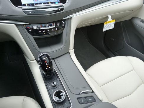 New 2026 Cadillac XT5 Premium Luxury w/ Driver Assist Package image 18