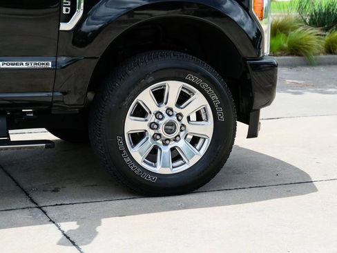 Used 2017 Ford F250 Platinum AWD/4WD image 17