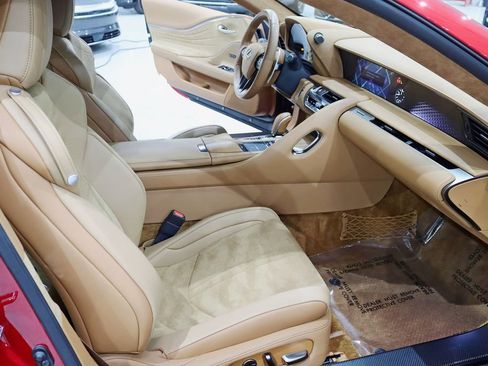 Used 2022 Lexus LC 500 Coupe w/ Dynamic Handling Package image 31