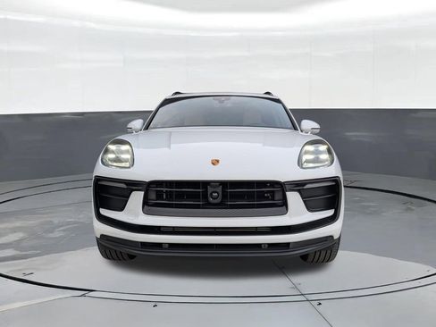 Certified 2025 Porsche Macan Turbo AWD/4WD image 6