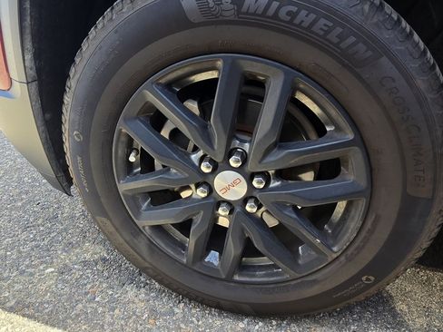 Used 2018 GMC Acadia SLT AWD/4WD image 12