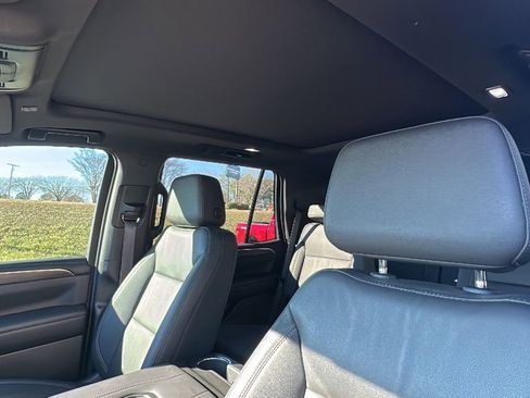 Used 2022 Chevrolet Tahoe LT w/ LT Signature Plus Package image 13