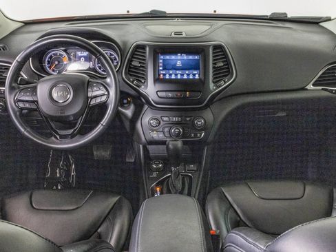 Used 2021 Jeep Cherokee Latitude Plus AWD/4WD image 21
