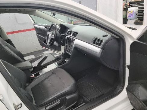 Used 2012 Volkswagen Passat 2.5 SE image 37