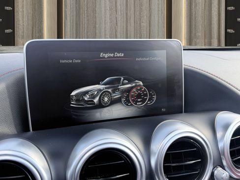 Used 2018 Mercedes-Benz AMG GT Roadster image 60