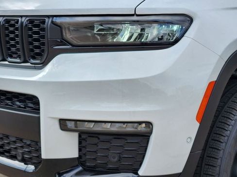 New 2025 Jeep Grand Cherokee L Limited w/ Luxury Tech Group II AWD/4WD image 7