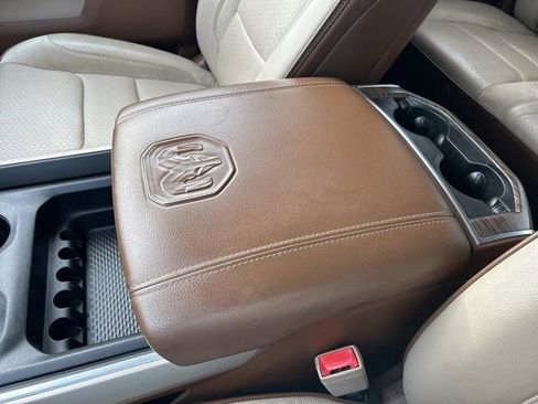 Used 2019 RAM 1500 Laramie image 38