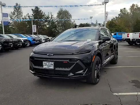 New 2026 Chevrolet Equinox EV RS image 3