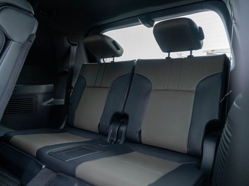 Used 2025 Lexus LX 700h Overtrail image 29