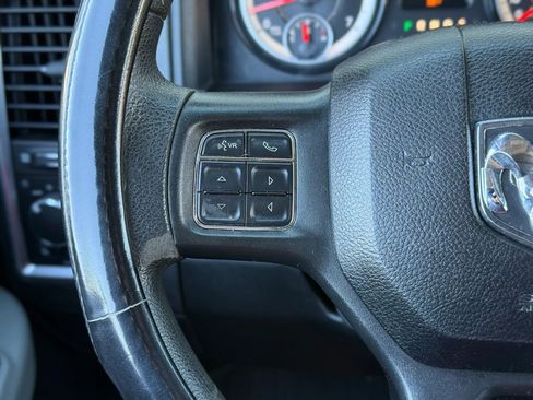 Used 2018 RAM 1500 Classic SLT image 17