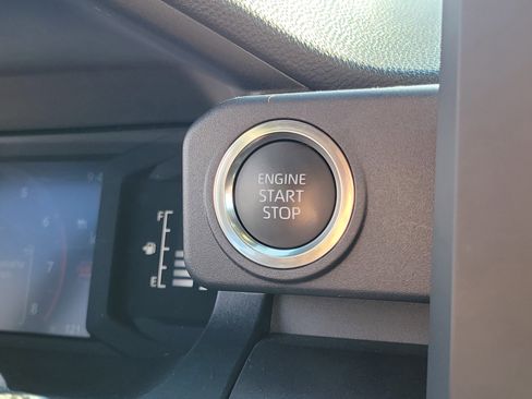 Used 2025 Toyota 4Runner SR5 image 28