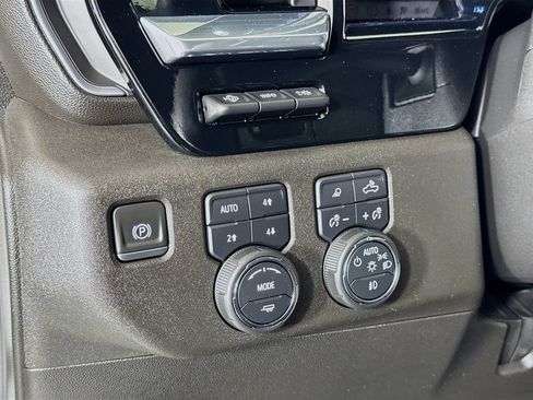 Used 2024 Chevrolet Silverado 3500 High Country w/ High Country Premium Package AWD/4WD image 16