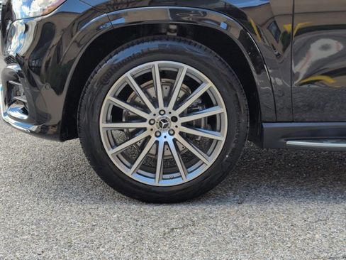 New 2026 Mercedes-Benz GLS 580 4MATIC image 10