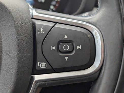 Used 2019 Volvo XC60 T5 Momentum w/ Multimedia Package image 27