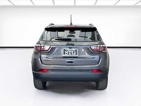 Used 2023 Jeep Compass Latitude AWD/4WD image 5