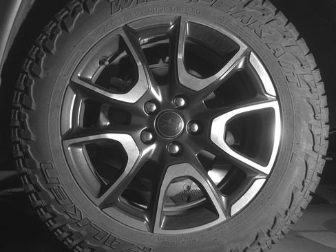 Used 2025 Jeep Compass Trailhawk image 14