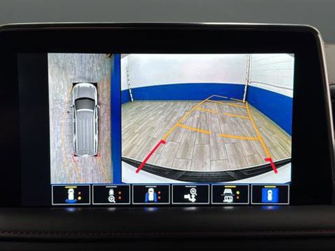 Used 2022 Chevrolet Suburban RST w/ Luxury Package AWD/4WD image 14