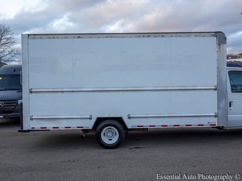 Used 2017 Ford E-350 and Econoline 350 Super Duty image 9