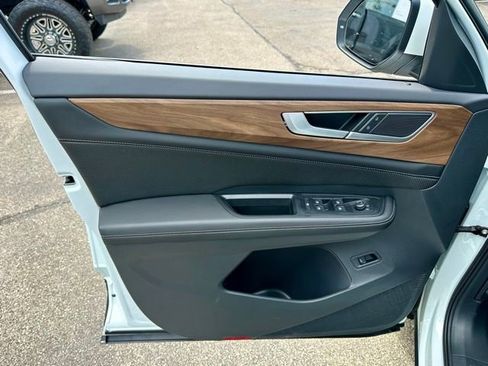 New 2026 Volkswagen Atlas SE FWD image 10