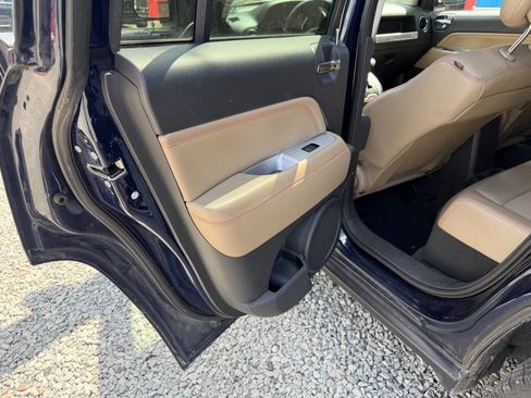 Used 2014 Jeep Compass Latitude AWD/4WD image 13