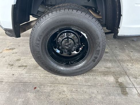 Used 2025 RAM 3500 Tradesman w/ Chrome Appearance Group image 20