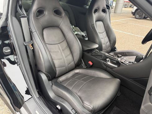 Used 2020 Nissan GT-R Premium w/ Premium Interior Package image 17