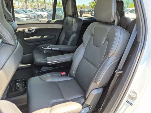 Used 2025 Volvo XC90 B5 Ultra AWD/4WD image 31