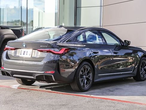 Used 2022 BMW i4 eDrive40 image 6