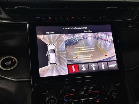 Used 2022 Jeep Grand Cherokee Overland w/ Advanced Protech Group III image 20