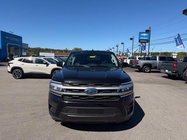 Used 2024 Ford Expedition XLT AWD/4WD image 2