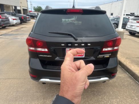 Used 2017 Dodge Journey Crossroad image 4