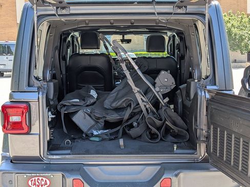 Certified 2019 Jeep Wrangler Unlimited Sahara w/ Dual Top Group AWD/4WD image 6