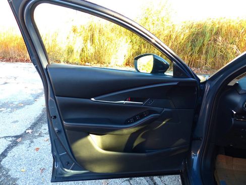 Used 2025 MAZDA CX-30 AWD 2.5 S w/ Preferred Package image 18