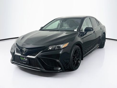 Used 2021 Toyota Camry SE w/ TRD Appearance Package (TMS) FWD image 3