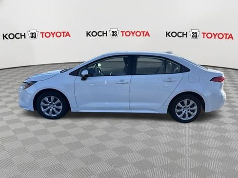 Used 2021 Toyota Corolla LE w/ Carpet Mat Package (TMS) image 4