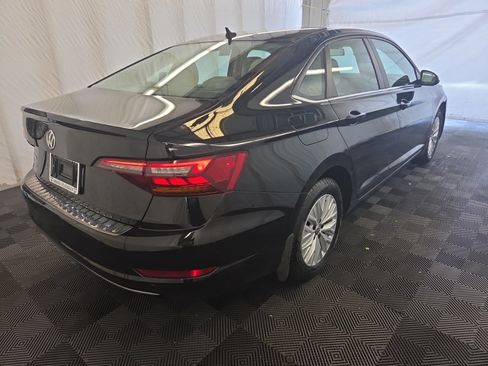 Used 2019 Volkswagen Jetta R-Line FWD image 4