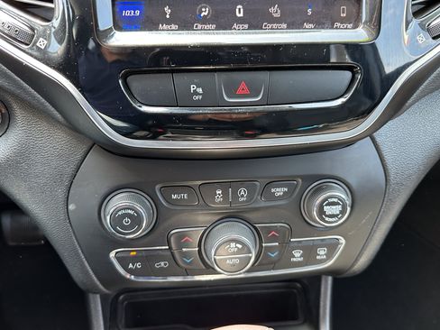 Used 2019 Jeep Cherokee Limited AWD/4WD image 31