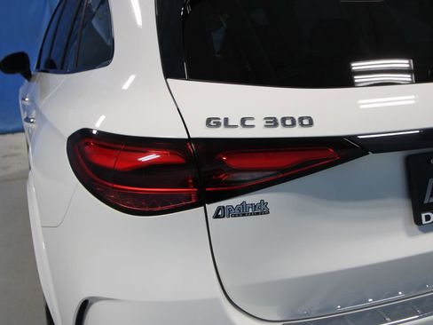 Used 2023 Mercedes-Benz GLC 300 image 36