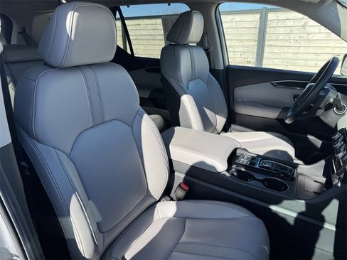 Used 2025 Honda Pilot EX-L image 21