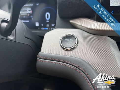 Used 2025 Ford Explorer Active w/ Active Comfort Package AWD/4WD image 19
