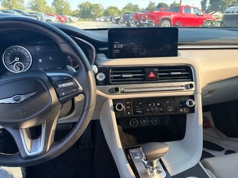 Used 2025 Genesis G70 2.5T RWD image 38