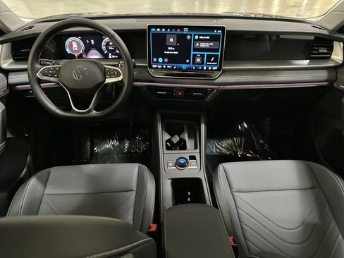 New 2026 Volkswagen Tiguan SE image 26