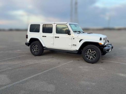 New 2026 Jeep Wrangler Sahara image 15