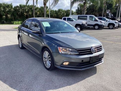 Used 2015 Volkswagen Jetta SE FWD image 9