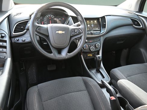 Used 2019 Chevrolet Trax LS FWD image 14
