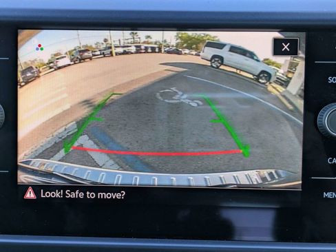 Certified 2022 Volkswagen Taos SE image 26