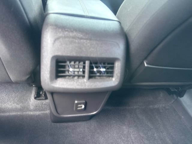 Used 2024 GMC Terrain SLE AWD/4WD image 18